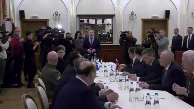 This image has an empty alt attribute; its file name is Takimi-i-delegacioneve-te-Rusise-e-Ukraines-ne-Gomel-te-Bjellorusise-1.jpg