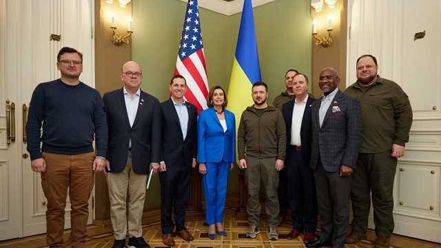 This image has an empty alt attribute; its file name is Nancy-Pelosi_Volodymyr-Zelensky-1.jpg