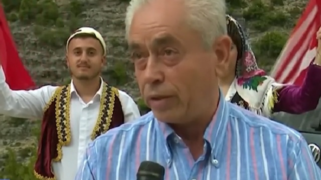 This image has an empty alt attribute; its file name is Vasil-Rakaj-.jpg