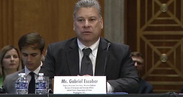 This image has an empty alt attribute; its file name is Gabriel-Escobar-ne-senat.jpg