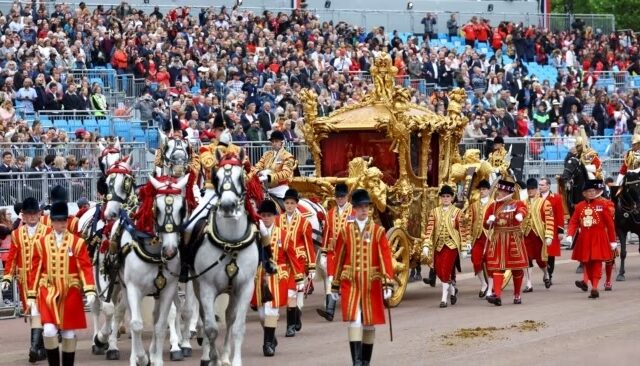 This image has an empty alt attribute; its file name is Karroca-e-Mbretit-Charles-III-te-Britanise-se-Madhe-640x366.jpg