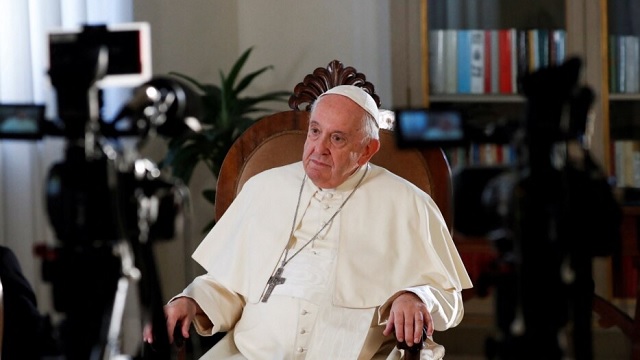 Papa Françesku dënon djegien e Kuranit Papa-Francesku